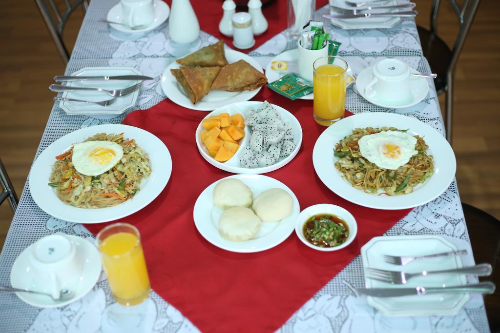 Great Feel Hotel Янгон Экстерьер фото