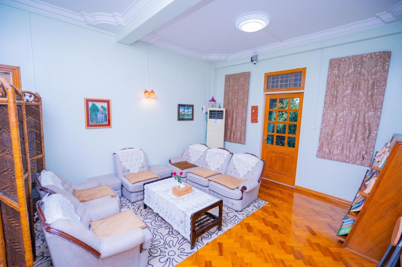 Great Feel Hotel Янгон Экстерьер фото