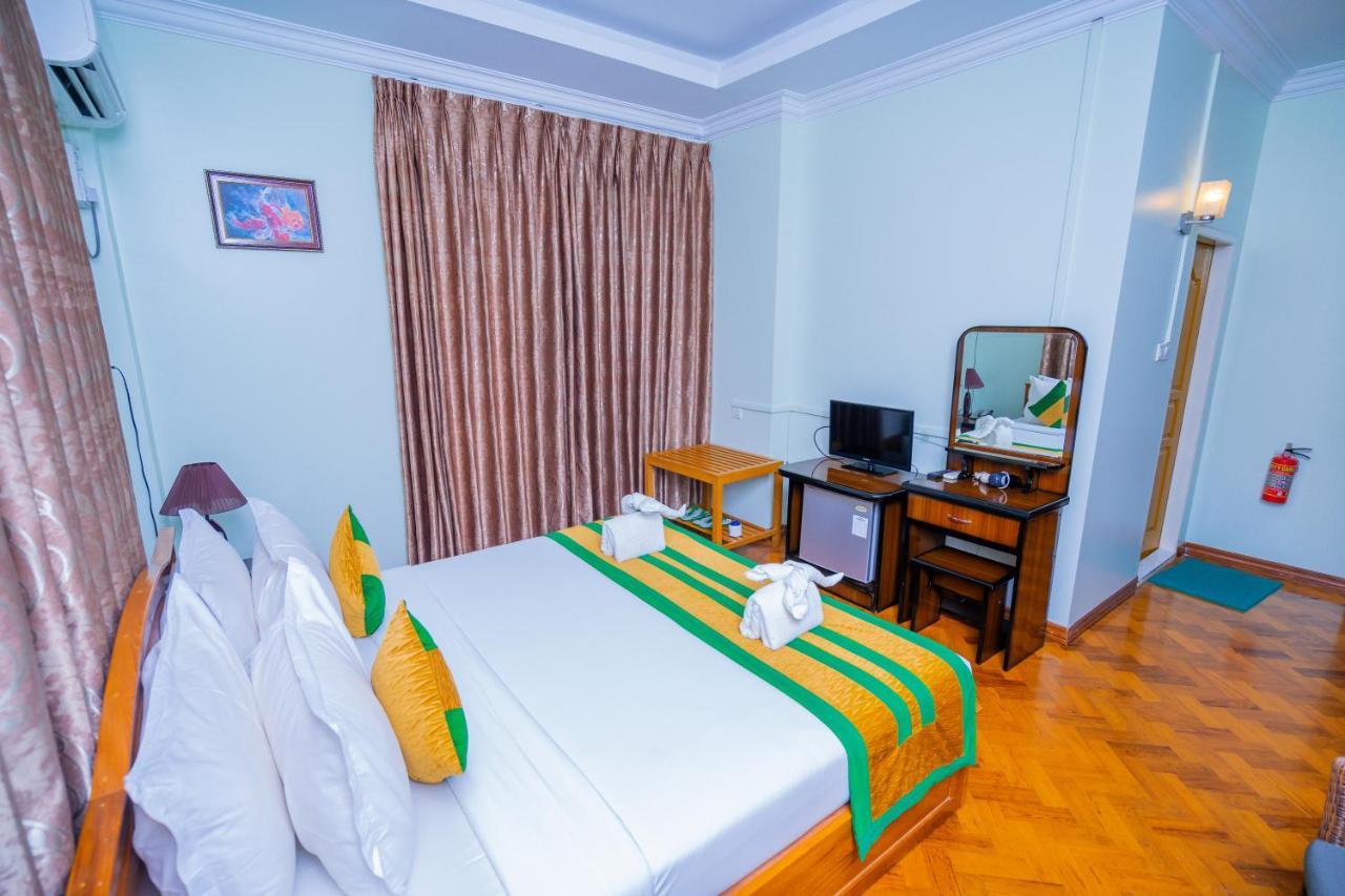 Great Feel Hotel Янгон Экстерьер фото